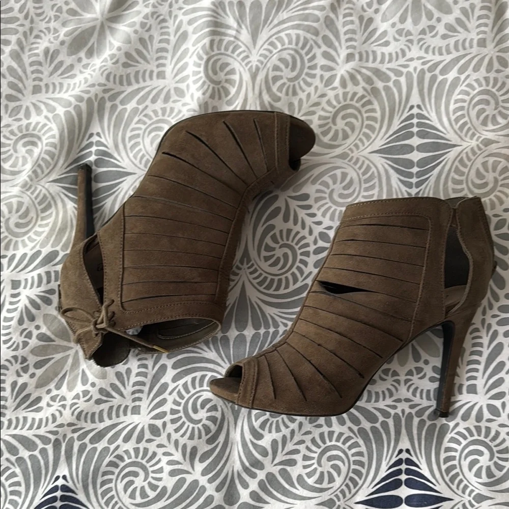 Qupid khaki Stiletto Heels with Ruched Design - Picture 2 of 5